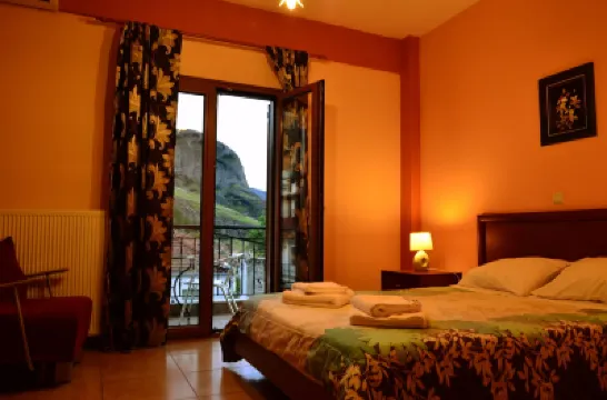 Guesthouse Lithos Hotel di 