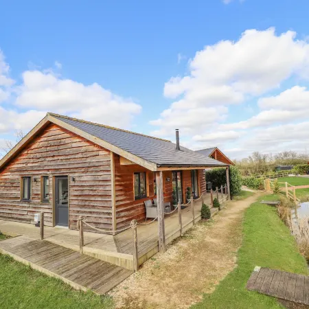 Lily-Pad Lodge