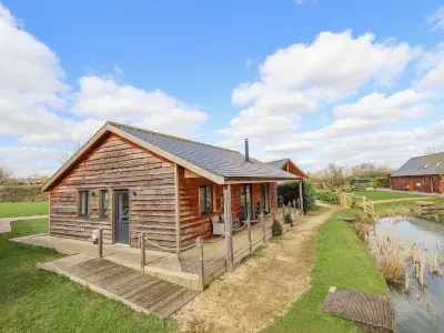 Lily-Pad Lodge