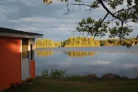 The Cottages at Harvey Lake Hotels in Epsom