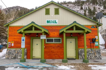 June Lake Motel