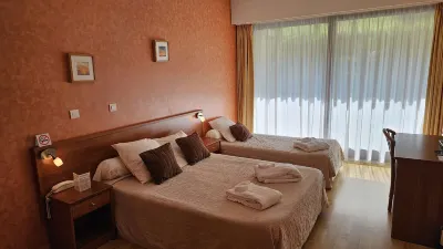 Brit Hotel du Ban Отели в г. Фурнель