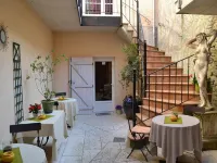 Hostellerie de La Poste Hotels in Chevroches
