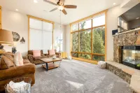 8201 Mill Creek - Private Hot Tub! Condo