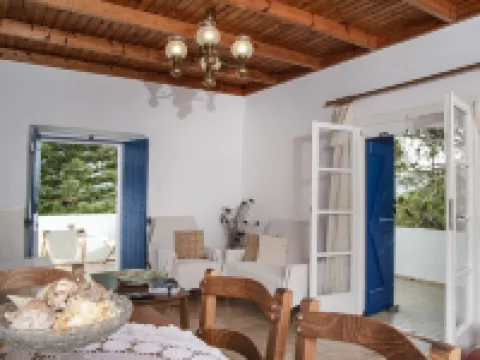 Kanellis Studios Hotels in Kythira
