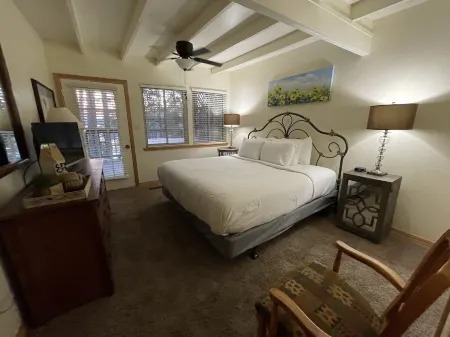 Mountain Harbor Two Bedroom Lodge Cottage