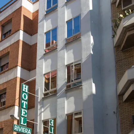 Hotel Riviera Отели рядом с достопримечательностью «Башня Мальмуэрта»