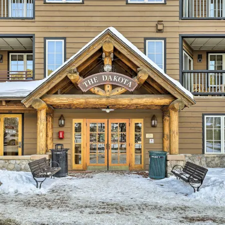 Keystone Ski Condo w/ Mtn View - Walk to Gondola!