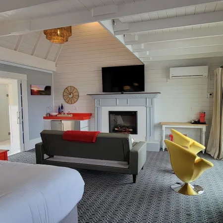 The Hotel at Cape Ann Marina