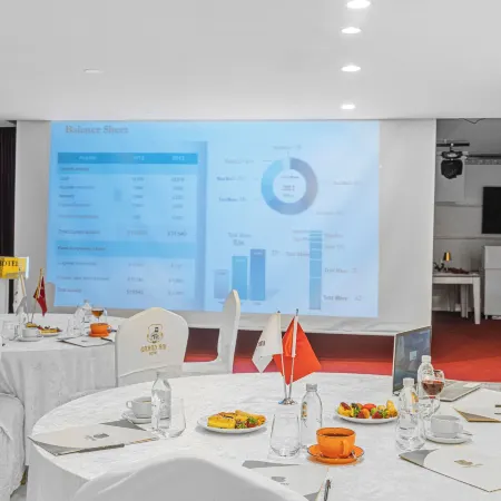 Grand ANI Hotel