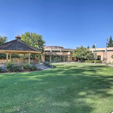 Boho-Chic Folsom Retreat Walkable Location!