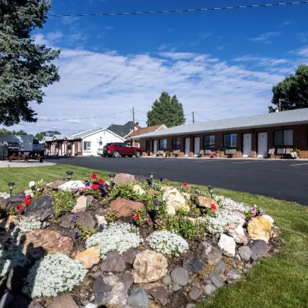 Blue Pine Motel