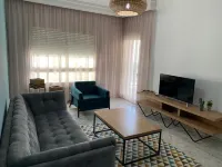 The Perfect Flat, Lac 2, Tunis