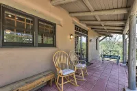 Hike & Relax: Prescott Studio w/ Thumb Butte Views - spa
