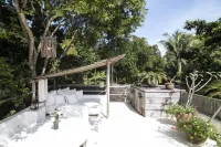 烏蘇阿卡薩飯店及水療中心 住宿飯店