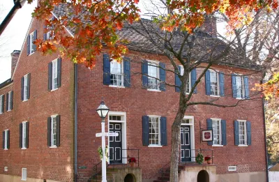 เดอะเซฟลี อินน์ โรงแรมใน