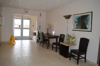 Auberge MacDonald Guest Inn