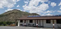 Canyon Motel Near Rocky Mountain National Park Отели в г. Грэнби