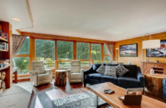Spacious Remodel, 4Br, Minutes to Conf Center & Slopes! 4 Bedroom Condo by Redawning