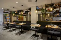 14 Urban Hotel - Mountain view