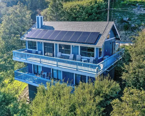 The Atomic Squirrel Lodge Lake Gregory Getaway! Hotels in Crestline