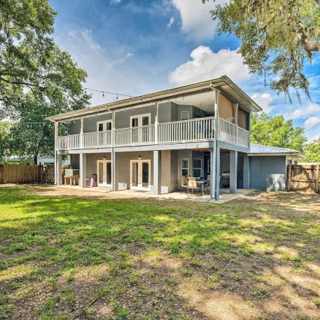 Hot Tub + Game Room: Crystal River Retreat!