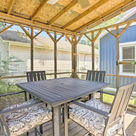 Chic Cottage w/ Private Yard: Steps to Beach! Hotels in Colonial Beach