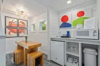 NEW!  Fairhope’s most unique and spacious . Families, couples and pet friendl Hotels in Point Clear