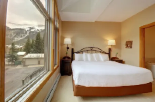 레드어닝의 Er9 엘크 런 4 베드 4.5 바스 4 베드룸 타운하우스