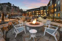 Mountain Modern 3 Bedroom Condo, Sleeps 10! Condo Hotel a Alta