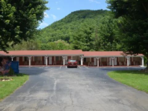 Travelowes Motel - Maggie Valley Hotels in Maggie Valley