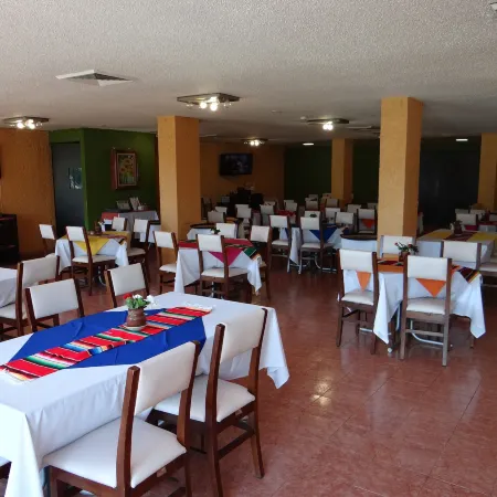 Hotel de Cuautla Отели в г. Куаутла