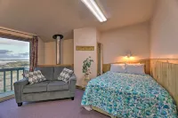 Sanderling Sea Cottages, Unit 2 Walk to Coast! Hotels in Waldport