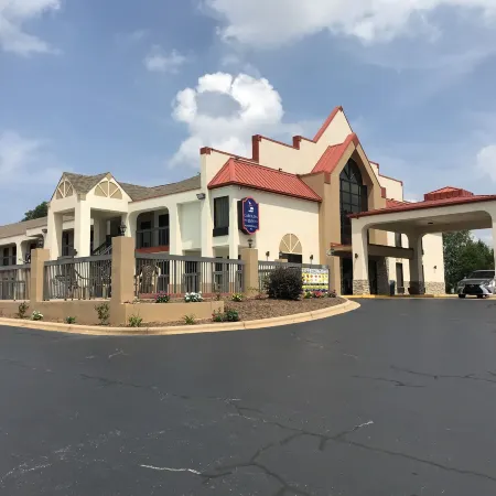 Carolina Inn & Suites of Lake Norman