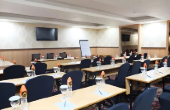 金字塔套房酒店