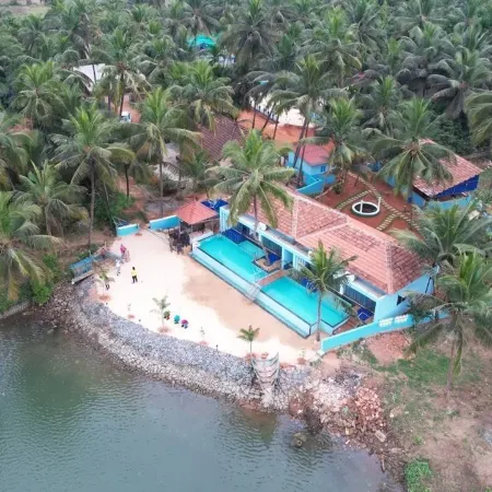 Blue Lagoon Homestay