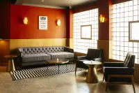 Dew Drop Inn - parking