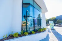The Windsor, Hotel Rooms and Apartments, Brisbane Hotels near Newstead House