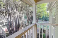 1 Block to The Square: Oxford Condo! -  Ferienwohnungen
