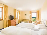 Hotel Und Landgasthof Altwirt Hotels in Holzkirchen