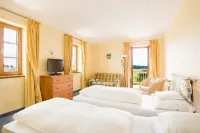 Hotel Und Landgasthof Altwirt Hotels in Holzkirchen