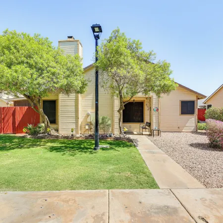 4 Mi to Dtwn: Cozy Couple's Haven w/ Patio in Mesa