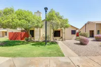 4 Mi to Dtwn: Cozy Couple's Haven w/ Patio in Mesa - شقق