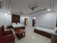 Hotel Sahasra DLA فنادق في 