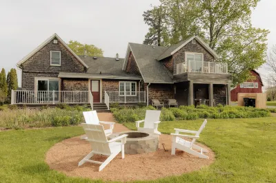 Loma Cottages