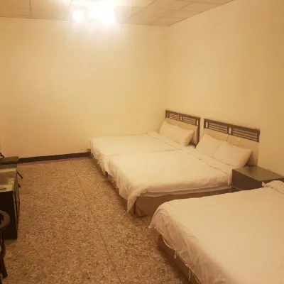 Capstone Zhao Ming Yuan Bed and Breakfast Hotels near Qingnianling Loop Pathway