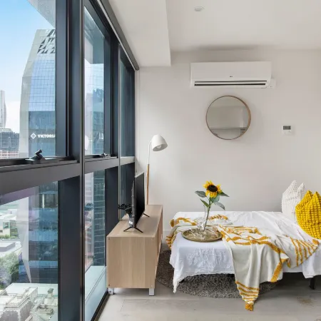 A Comfy & Stylish Apt Near Melbourne Central & QV