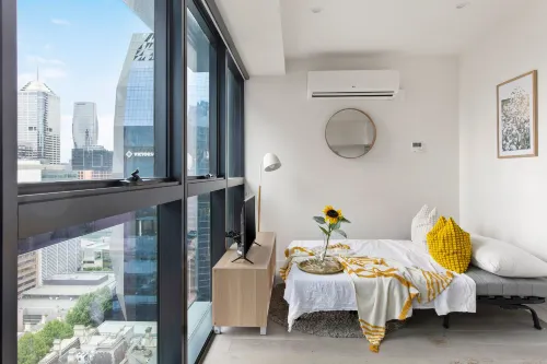 A Comfy & Stylish Apt Near Melbourne Central & QV