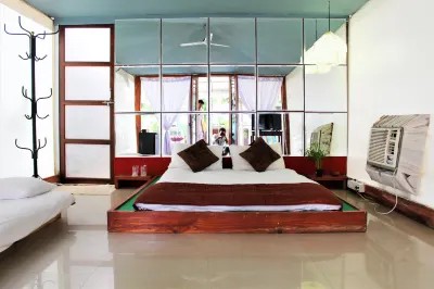 Coco's Resort Hotels near Chapora Beach