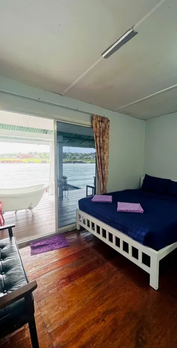 ห้องดีลักซ์วิวแม่น้ำพร้อมระเบียงสระว่ายน้ำ